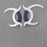 Master Meridian Yue with Rings